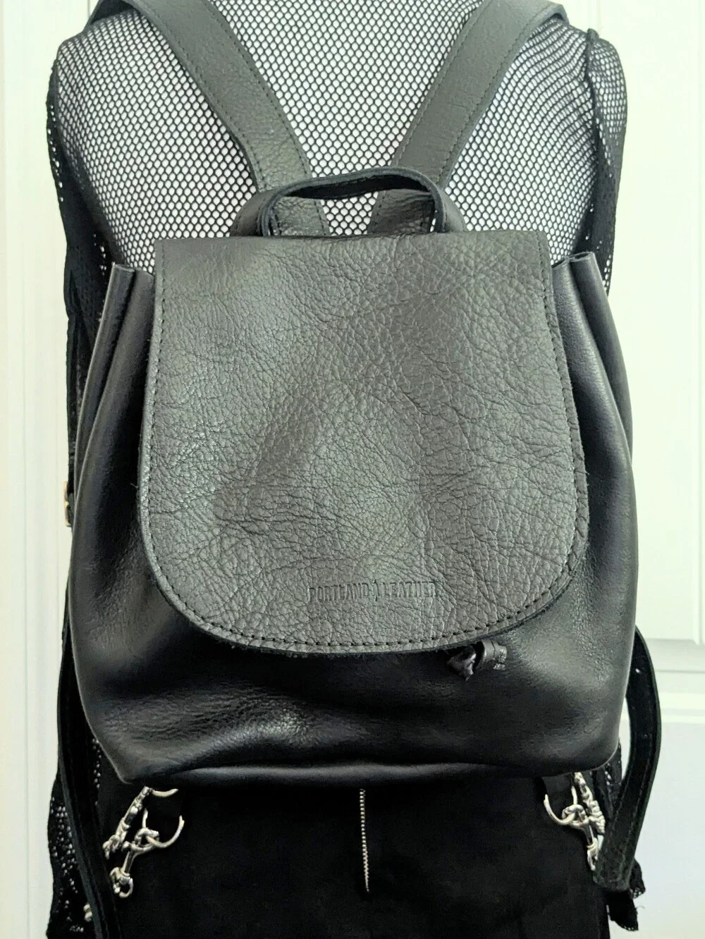 Portland Leather - Bucket Drawstring Backpack , Black